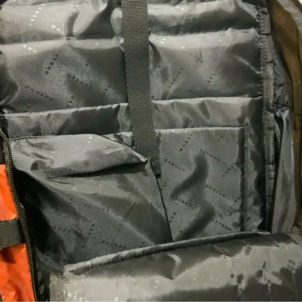 Oakley Outdoor Backpack Brick - Picture 12 of 15